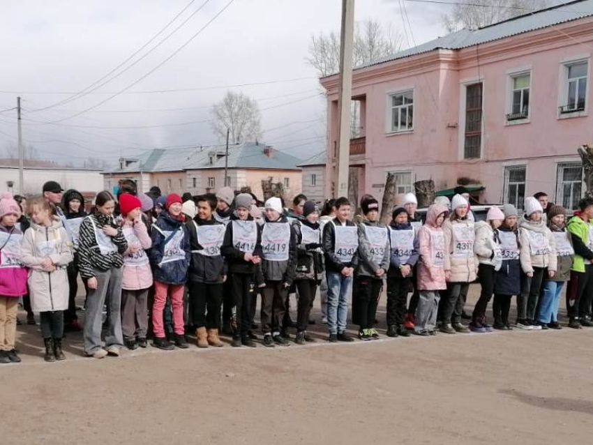 В посёлке Кокуй прошла акция «10000 шагов к жизни»